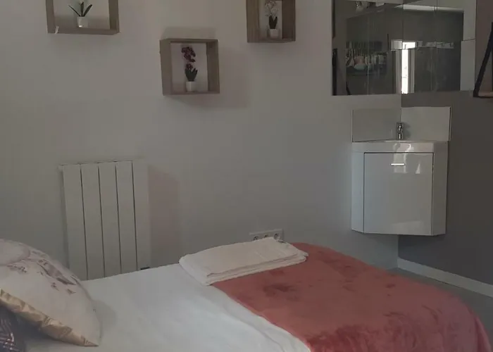 Le Saint Patrice Hotel 2*