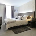 Le Saint Patrice Hotel 2*