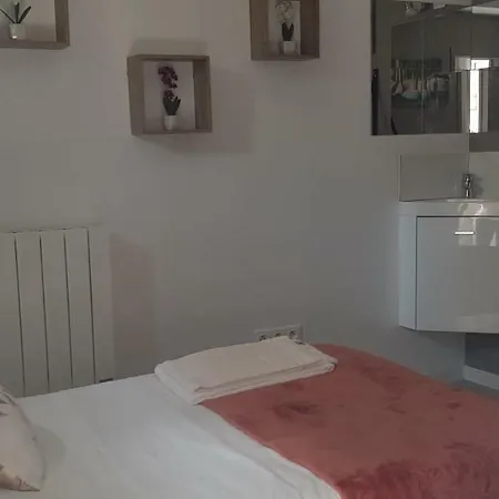 Le Saint Patrice Hotel 2*